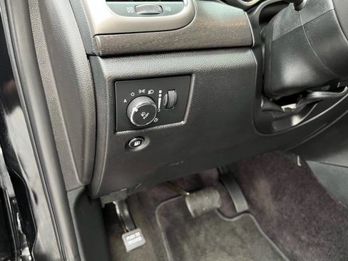 Used 2018 Jeep Grand Cherokee Altitude image 34