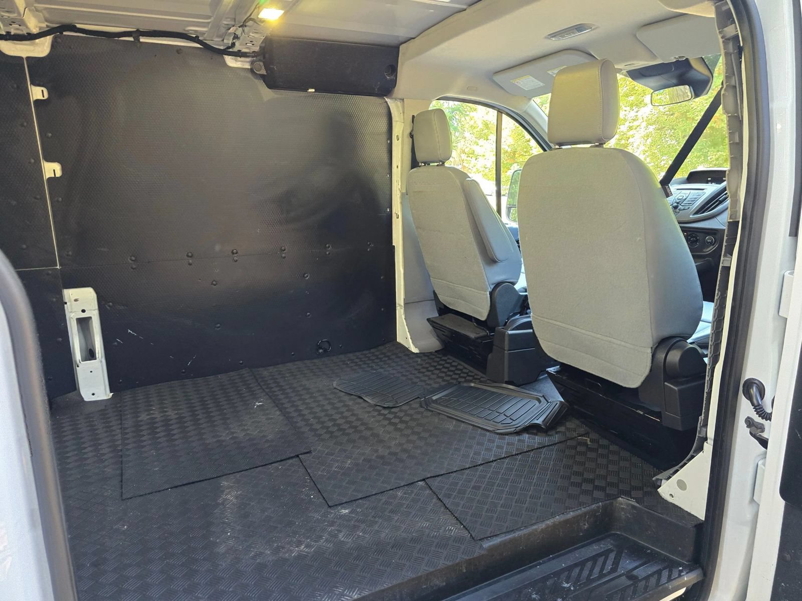 Used 2017 Ford Transit 250 130 Low Roof RWD image 18
