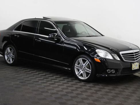 Used 2010 Mercedes-Benz E 550 Sedan w/ Premium 1 Pkg image 1