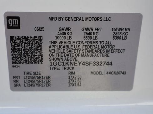 Used 2025 Chevrolet Silverado 2500 LT w/ Convenience Package AWD/4WD image 32