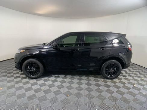 Certified 2025 Land Rover Discovery Sport Dynamic SE image 4