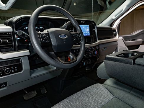 Used 2025 Ford F350 XLT w/ FX4 Off-Road Package image 17