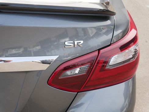 Used 2017 Nissan Altima 2.5 SR w/ Midnight Edition Package image 11