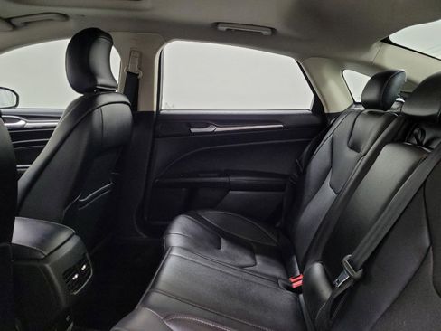 Used 2018 Ford Fusion Titanium FWD image 18