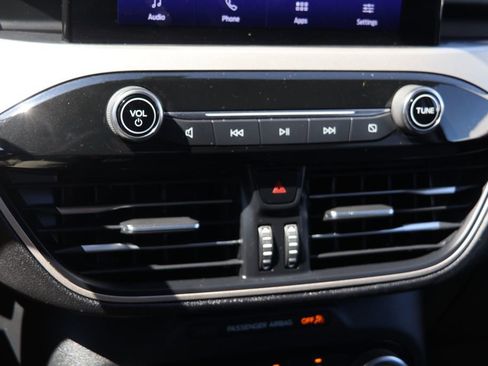 Used 2022 Ford Escape SE image 15