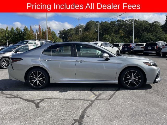 Used 2024 Toyota Camry SE FWD image 6