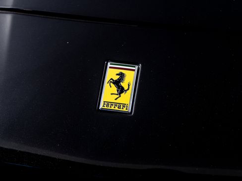 Used 2019 Ferrari Portofino image 26