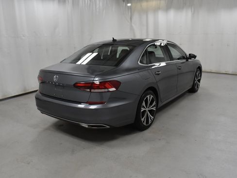 Used 2020 Volkswagen Passat 2.0T SEL image 5