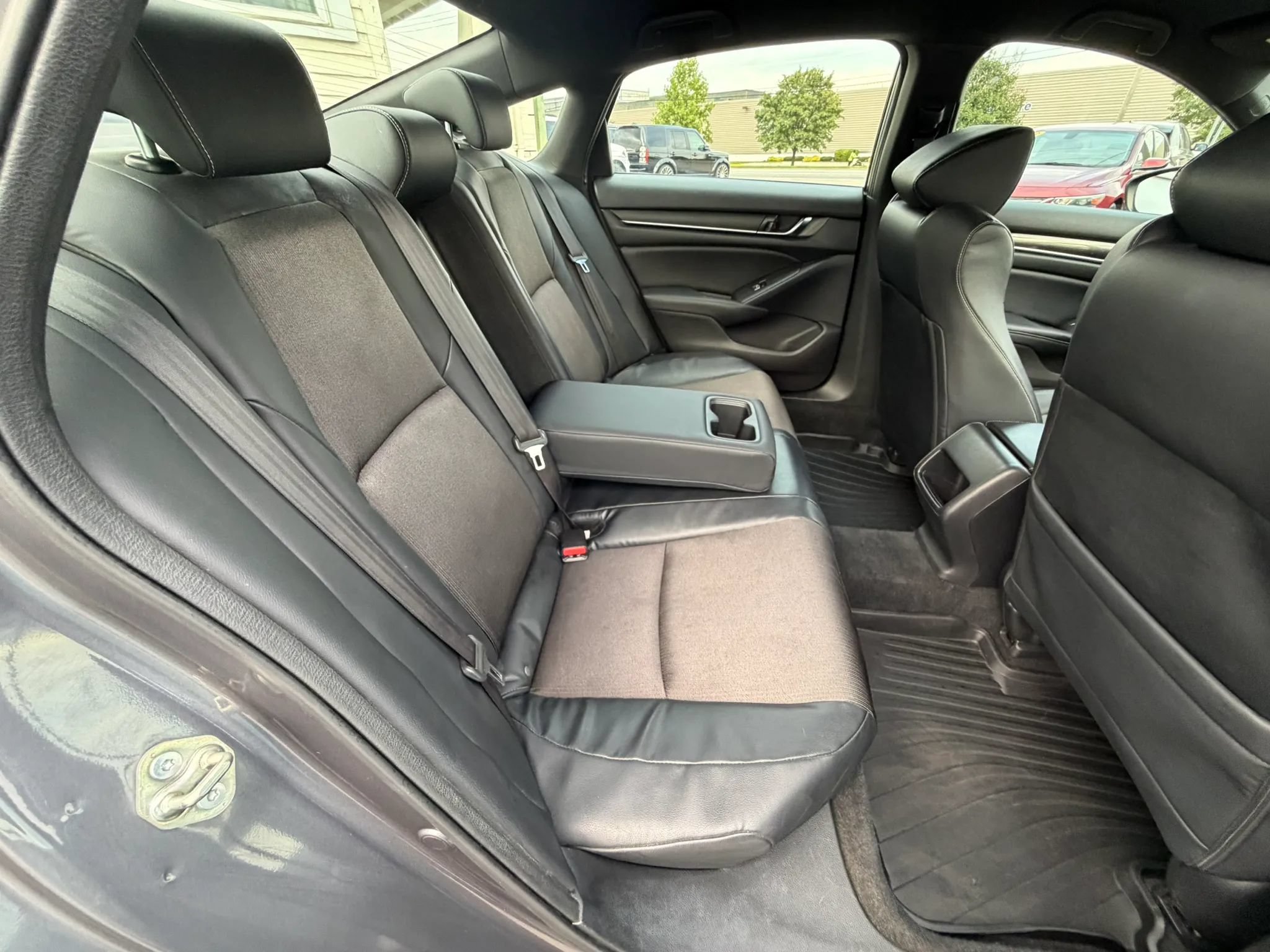 Used 2018 Honda Accord Sport image 30