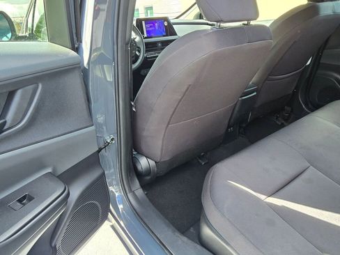 Used 2024 Toyota Prius LE FWD image 15