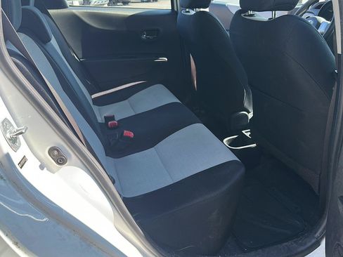 Used 2012 Toyota Yaris LE FWD image 12