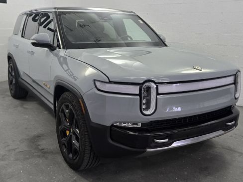 Used 2024 Rivian R1S Adventure AWD/4WD image 4