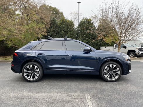 Used 2025 Audi Q8 Premium Plus image 10
