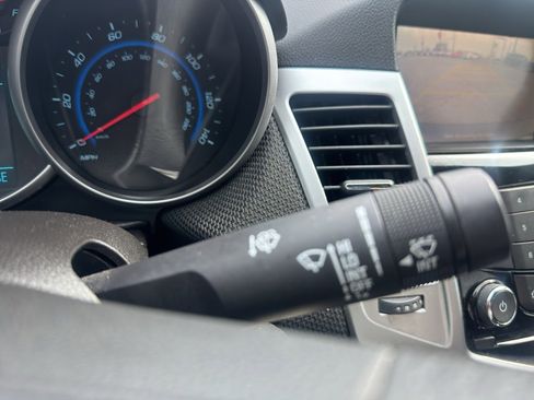 Used 2015 Chevrolet Cruze LT w/ Technology Package image 27