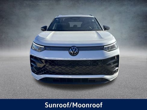 New 2026 Volkswagen Tiguan SE R-Line image 8