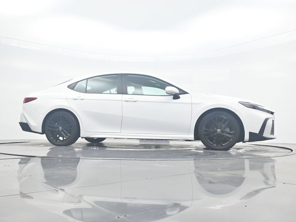 Used 2025 Toyota Camry SE FWD image 33