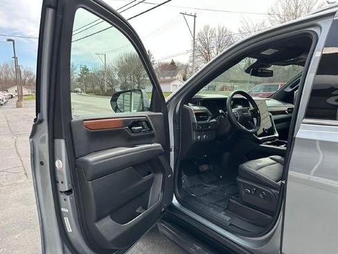 Certified 2025 GMC Yukon Denali AWD/4WD image 13