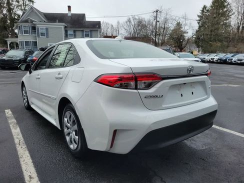 Used 2023 Toyota Corolla LE image 6