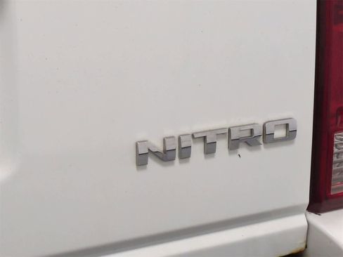 Used 2009 Dodge Nitro SE image 13