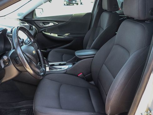 Used 2018 Chevrolet Malibu LT FWD image 17