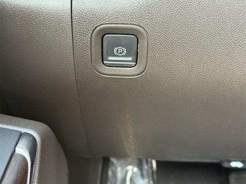 Used 2022 GMC Sierra 1500 SLT w/ SLT Premium Plus Package image 27