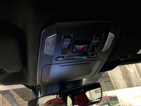 Used 2021 Toyota Highlander XSE AWD/4WD image 36