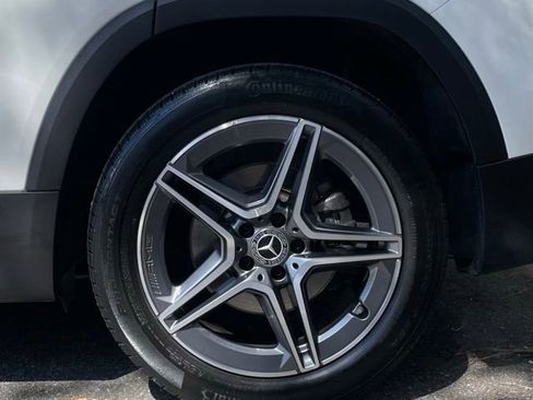 Used 2021 Mercedes-Benz GLB 250 4MATIC w/ AMG Line image 7