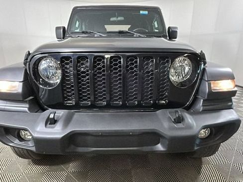 Used 2022 Jeep Gladiator Sport AWD/4WD image 8