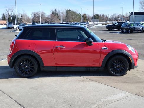 Used 2019 MINI Cooper 2-Door Hardtop image 4