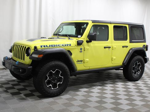Used 2022 Jeep Wrangler Unlimited Rubicon 4xe w/ Cold Weather Group AWD/4WD image 30