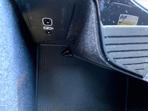 Certified 2026 Volvo XC60 B5 Plus w/ Protection Package Premier image 16