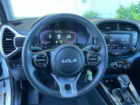 Used 2025 Kia Soul LX w/ LX Technology Package image 28