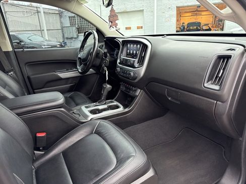 Used 2019 Chevrolet Colorado ZR2 w/ ZR2 Midnight Special Edition image 10