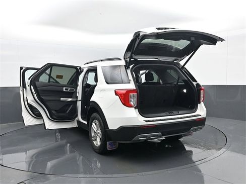 Used 2022 Ford Explorer XLT w/ Equipment Group 202A image 33