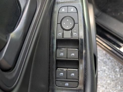 Used 2024 Nissan Rogue S AWD/4WD image 13