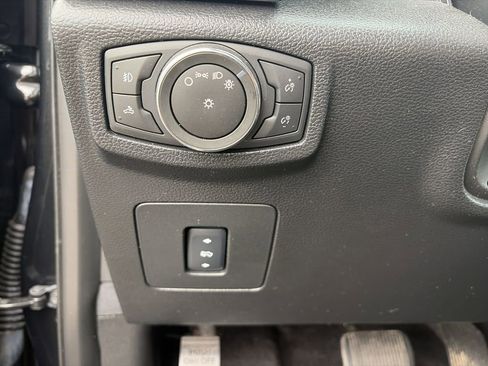 Used 2015 Ford F150 Platinum w/ Equipment Group 701A Luxury RWD image 19