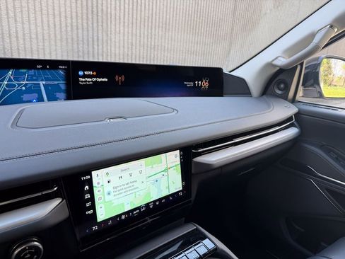 New 2026 Lincoln Navigator L Premier AWD/4WD image 34