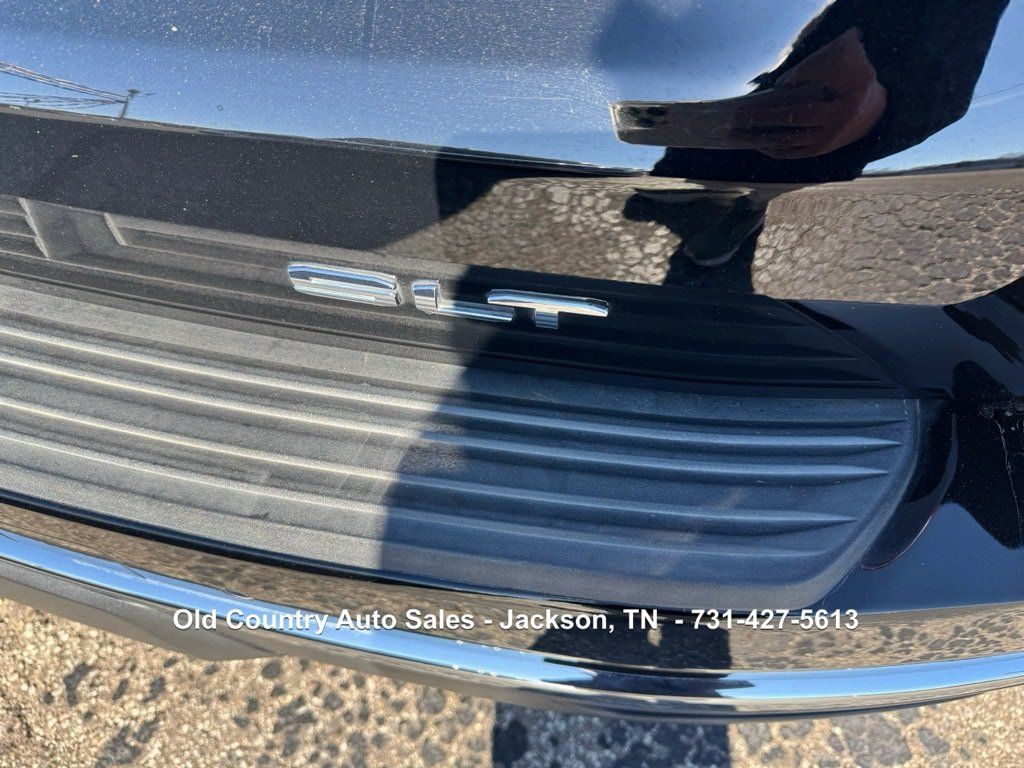 Used 2022 GMC Yukon SLT w/ SLT Luxury Package RWD image 16