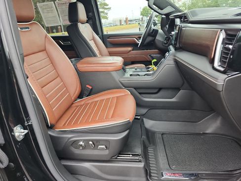 Certified 2025 GMC Sierra 2500 Denali Ultimate image 12