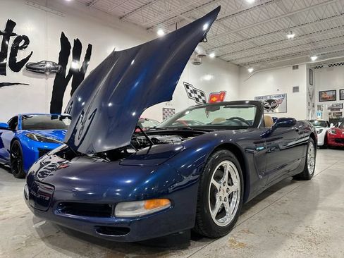 Used 2001 Chevrolet Corvette Convertible w/ Preferred Equipment Group2 RWD image 23