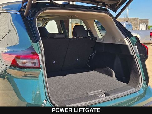 New 2026 Nissan Rogue SV FWD image 28