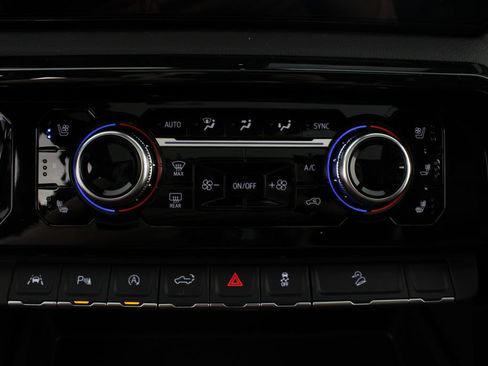 New 2026 GMC Sierra 1500 AT4 w/ AT4 Premium Package AWD/4WD image 8