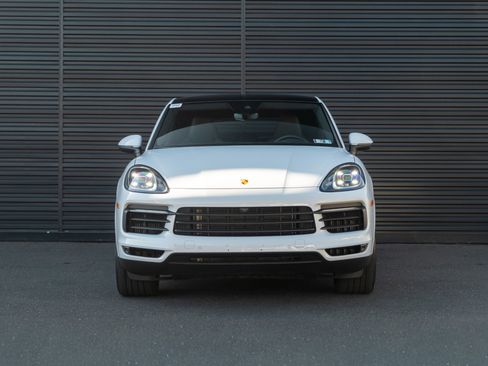 Certified 2023 Porsche Cayenne Coupe image 11