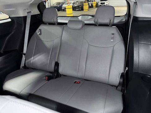 Used 2025 Toyota Sienna XLE w/ XLE Plus Package AWD/4WD image 18