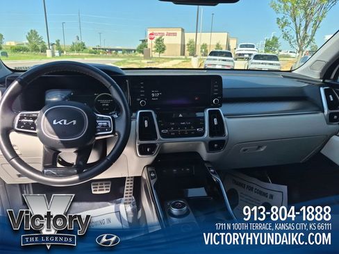 Used 2022 Kia Sorento SX Prestige AWD/4WD image 12
