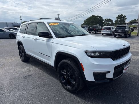 Used 2023 Jeep Grand Cherokee L Limited w/ Luxury Tech Group II AWD/4WD image 1