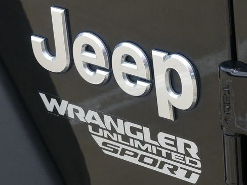 Used 2018 Jeep Wrangler Unlimited Sport AWD/4WD image 31