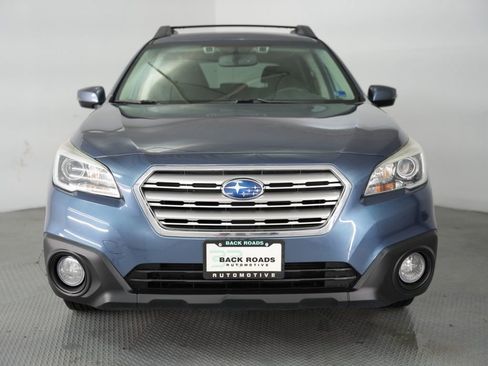 Used 2016 Subaru Outback 2.5i Premium AWD/4WD image 2