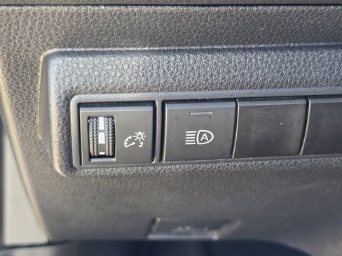 Used 2025 Toyota Corolla LE FWD image 24