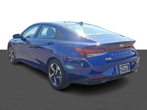 Used 2023 Hyundai Elantra SEL w/ Convenience Package FWD image 5